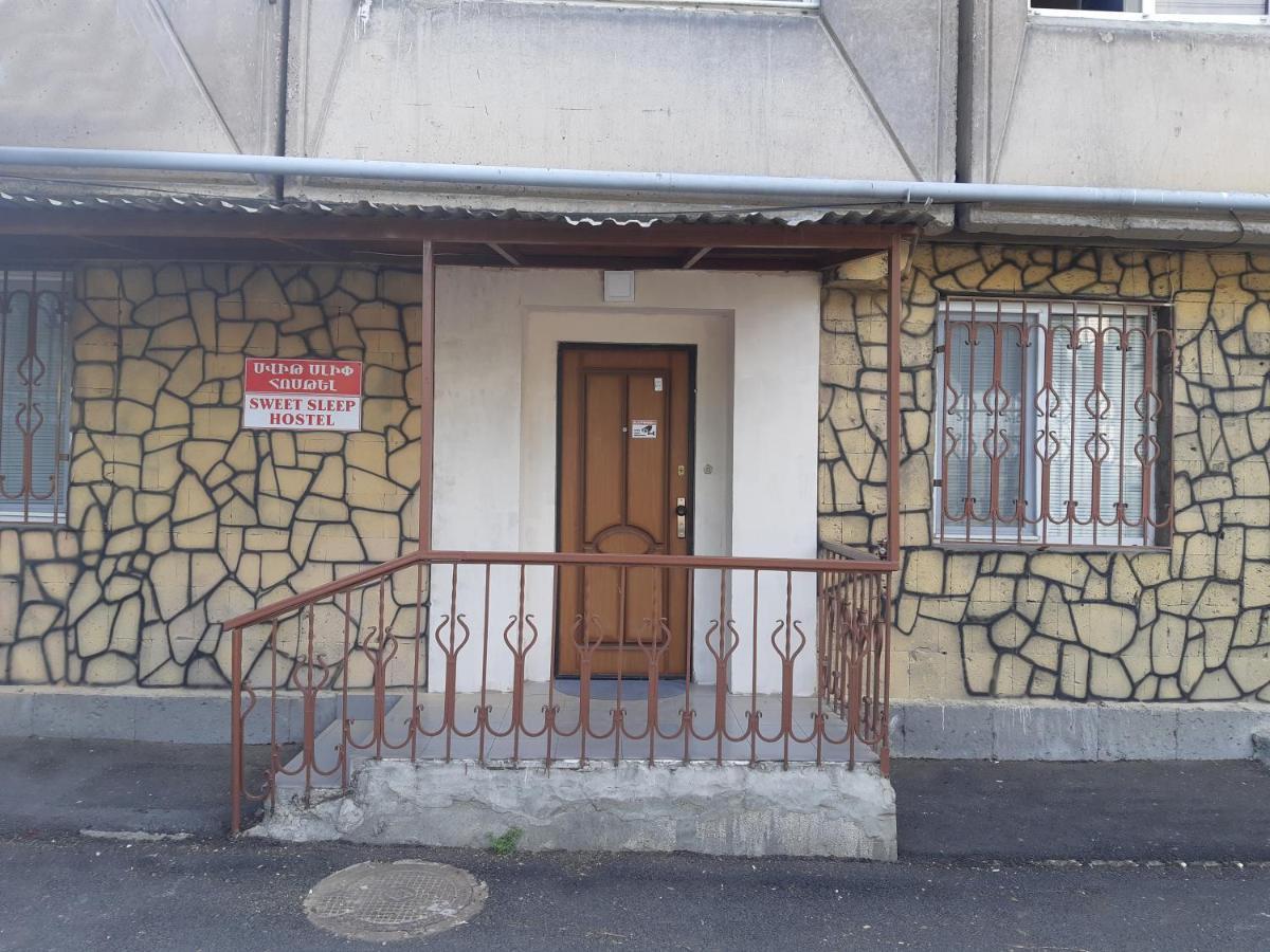 Sweet Sleep Hostel Erevan Esterno foto